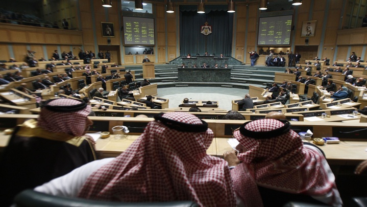 الكشف عن اشتباك جديد بالأيدي بين نائبين أردنيين