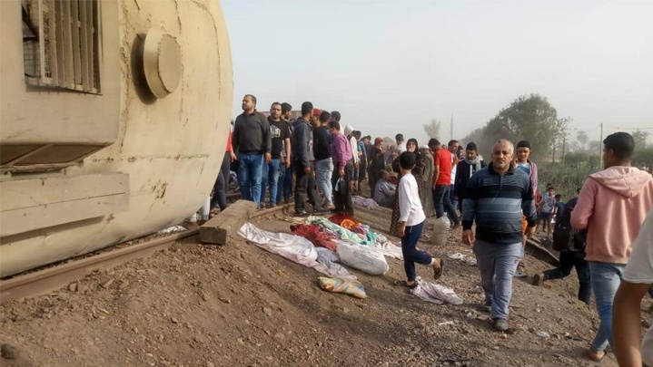 السيسي يأمر بتشكيل لجنة للتحقيق في حادث القطار