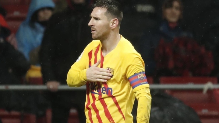 ميسي يحسم مصيره بشأن البقاء مع برشلونة أو الرحيل