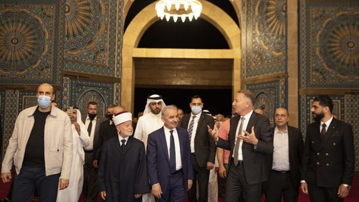 رئيس الوزراء ومفتي القدس وبشار المصري يفتتحون جامع قطر في مدينة روابي