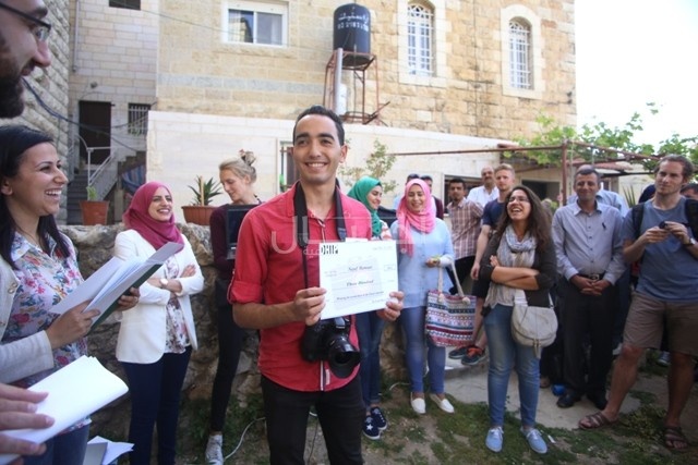 بالصور: البيت الدنماركي يكرم الفائزين في مسابقة "ماراثون الصورة في فلسطين"