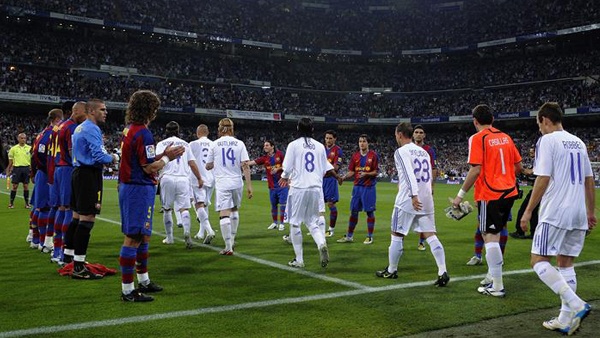 هل سيقوم برشلونة بممر شرفي للريال قبل الكلاسيكو ؟