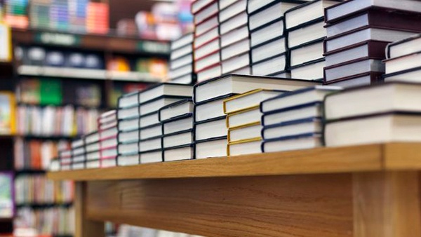 السعودية.. سحب كتب لسيد قطب والبنا والقرضاوي