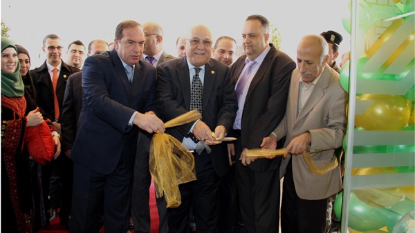 بنك القدس يفتتح المقر الجديد لفرعه في عتيل