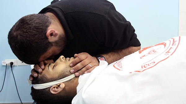 جماهير الخليل تشيع جثمان الشهيد جوابرة